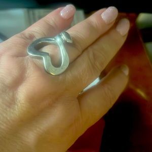 Uno de 50 heart ring